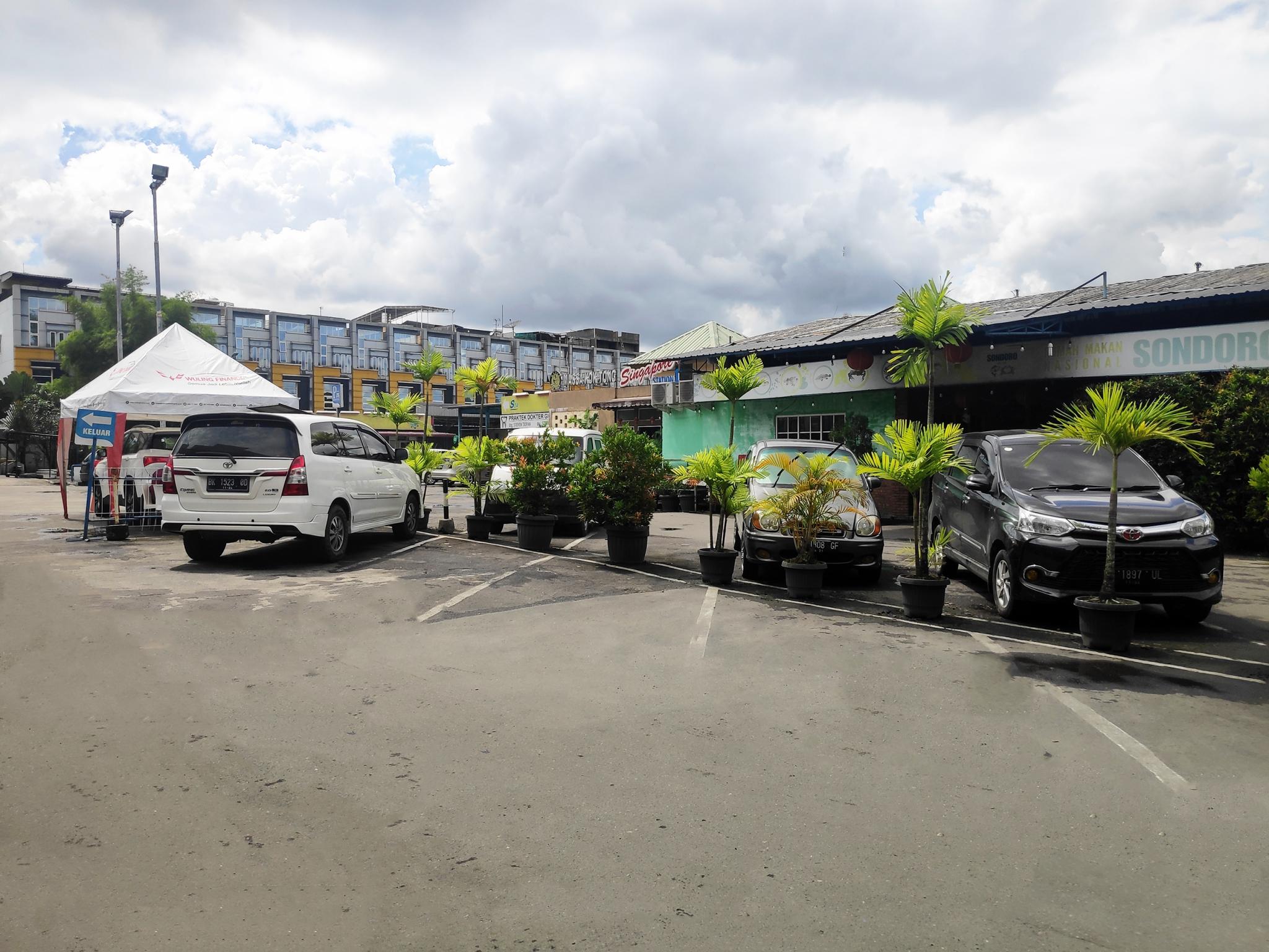 Urbanview Os Residence Medan By Reddoorz Buitenkant foto